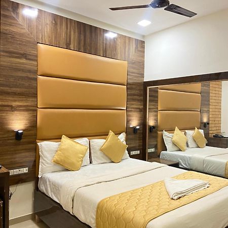 Hotel Blue Wellington - Near Mumbai Airport מראה חיצוני תמונה