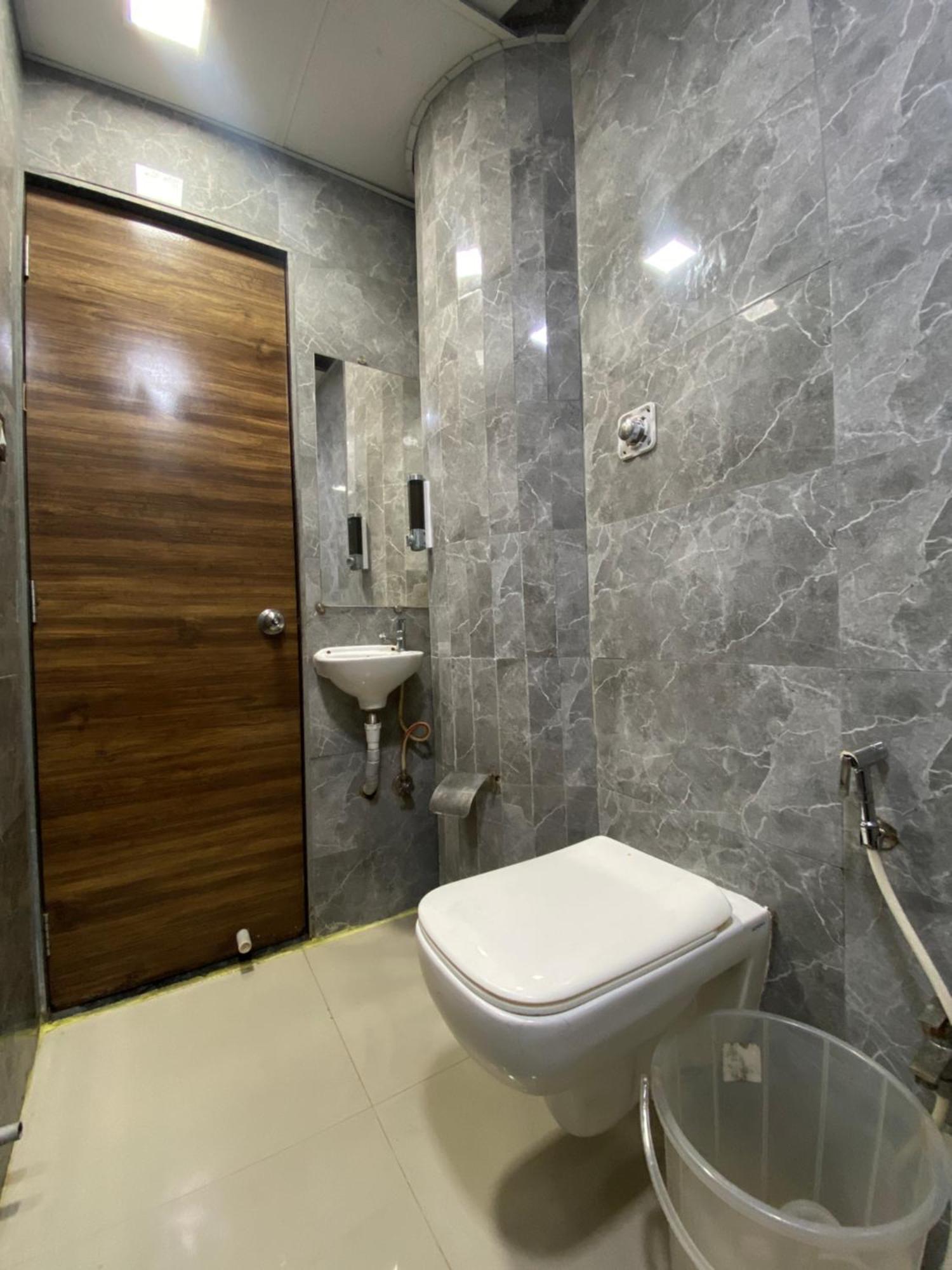 Hotel Blue Wellington - Near Mumbai Airport מראה חיצוני תמונה