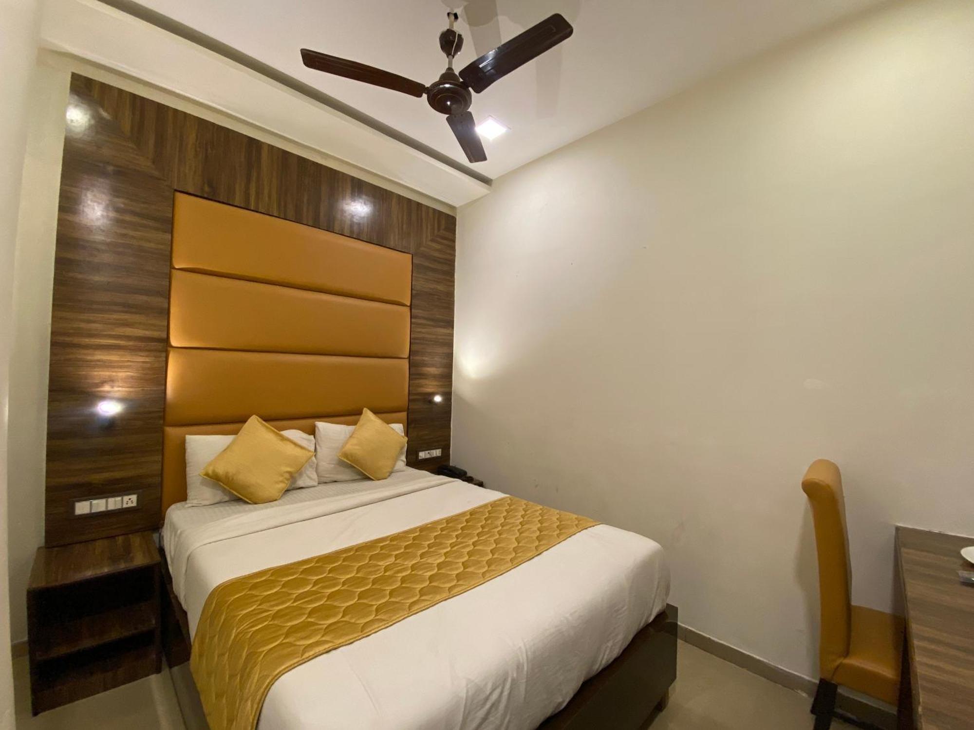 Hotel Blue Wellington - Near Mumbai Airport מראה חיצוני תמונה
