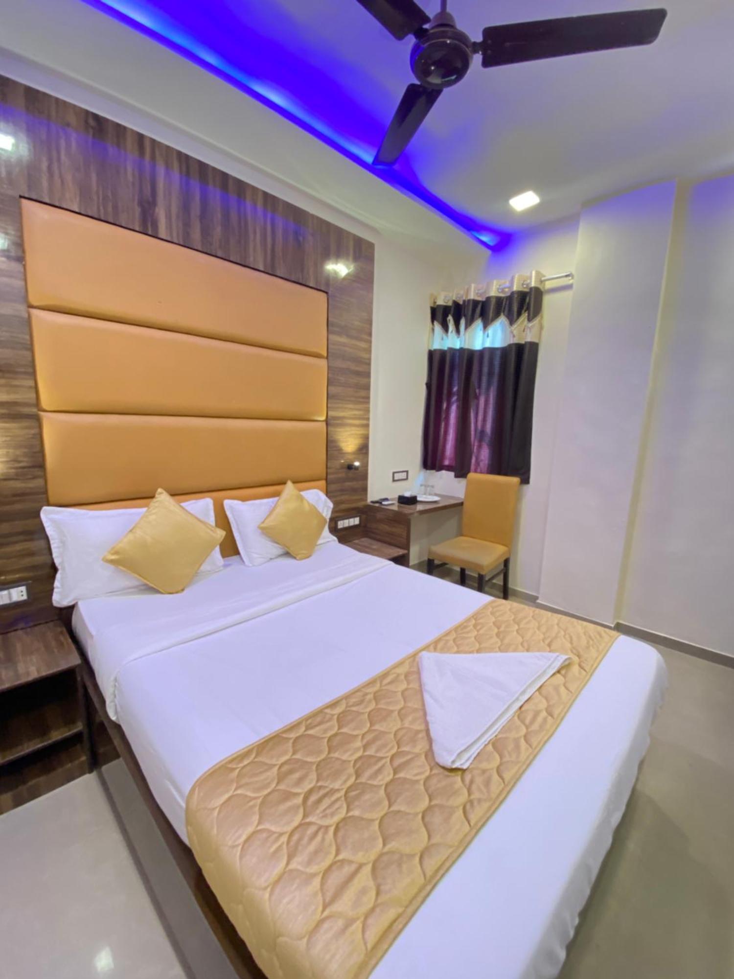 Hotel Blue Wellington - Near Mumbai Airport מראה חיצוני תמונה