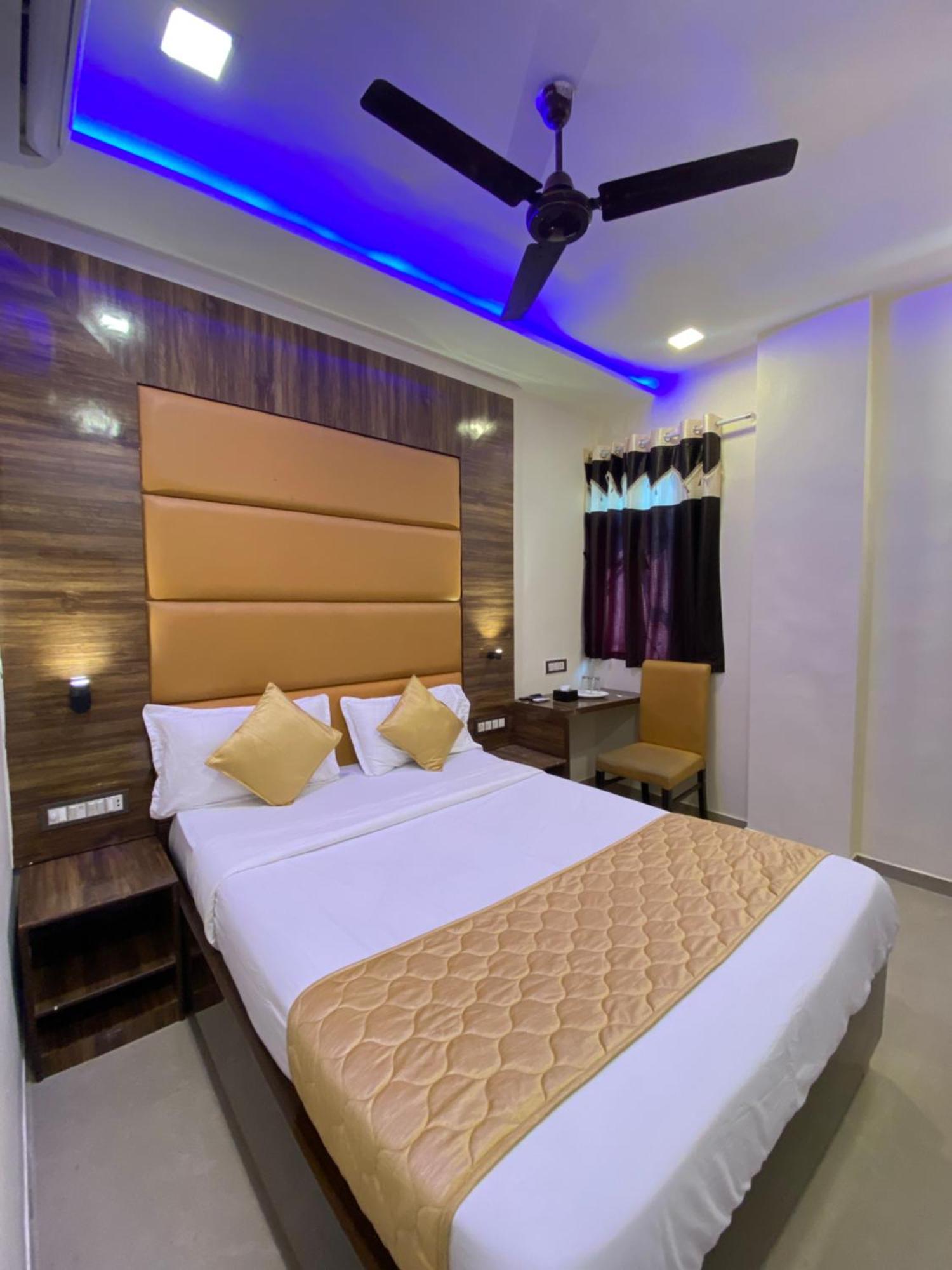 Hotel Blue Wellington - Near Mumbai Airport מראה חיצוני תמונה