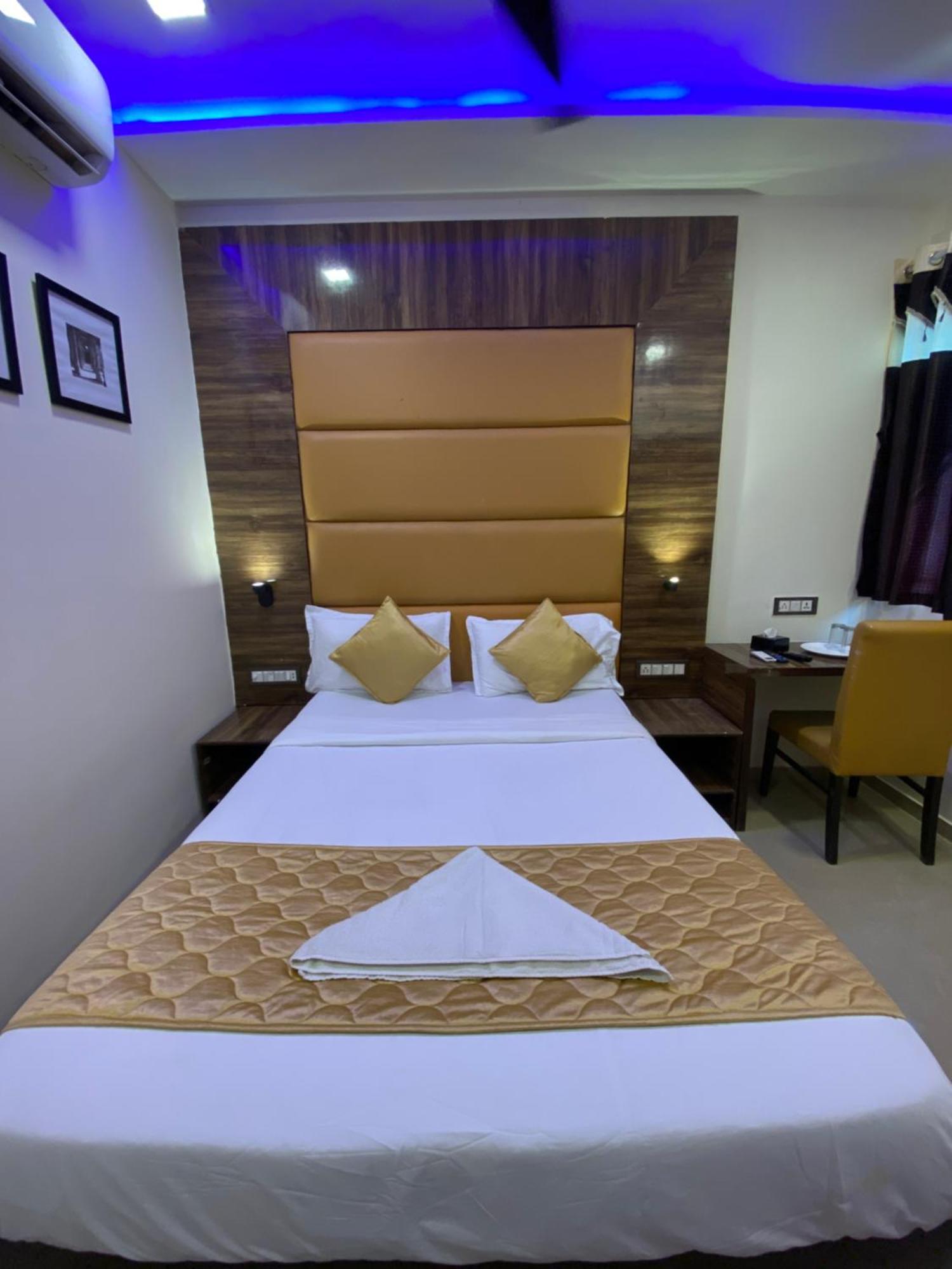 Hotel Blue Wellington - Near Mumbai Airport מראה חיצוני תמונה