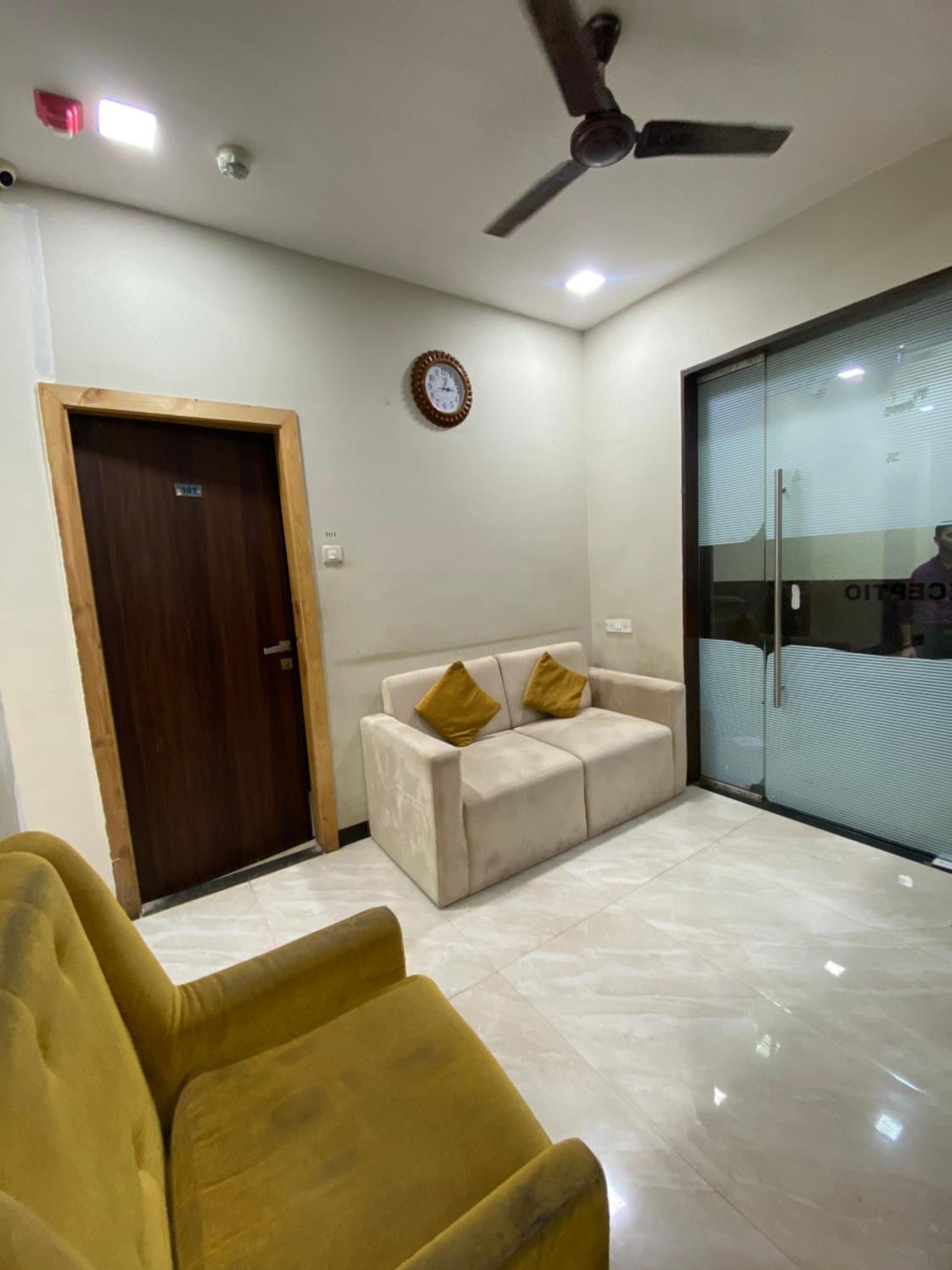 Hotel Blue Wellington - Near Mumbai Airport מראה חיצוני תמונה