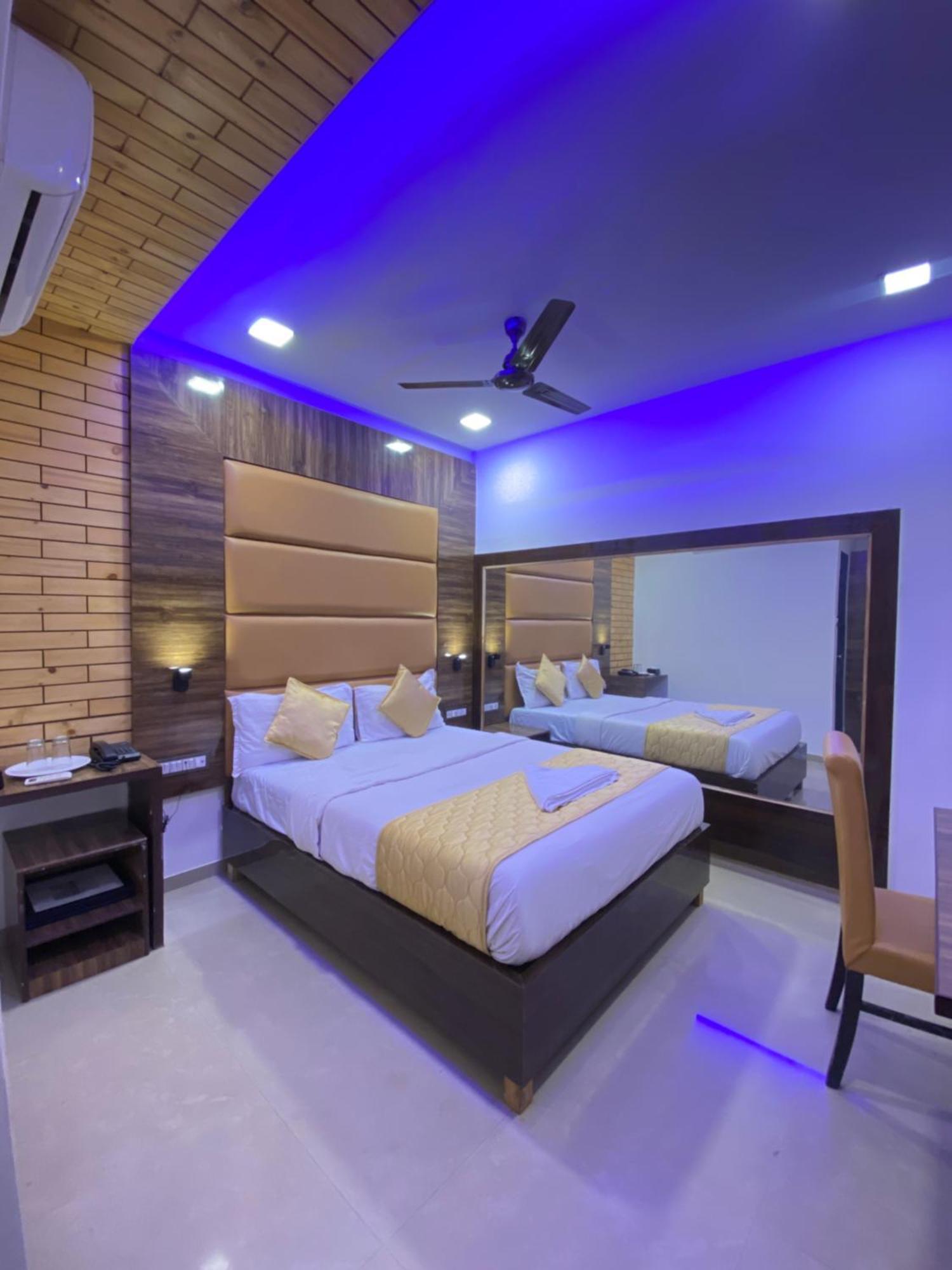 Hotel Blue Wellington - Near Mumbai Airport מראה חיצוני תמונה